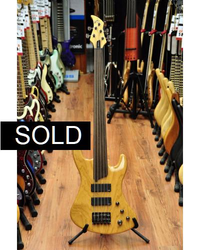 Esh Sovereign 5 Fretless